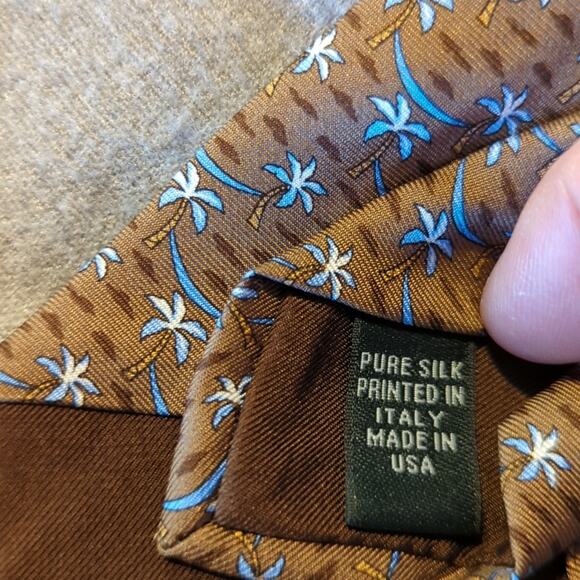 Brooks Brothers Country Club Line 100% Silk Printed in Italy Brown Palm Tree Tie - Picture 5 of 5